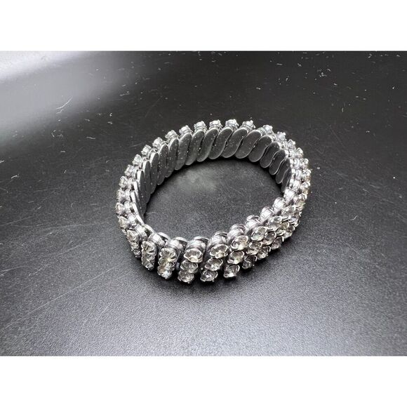 Vintage Rhinestone Stretch Bracelet - Picture 5 of 6